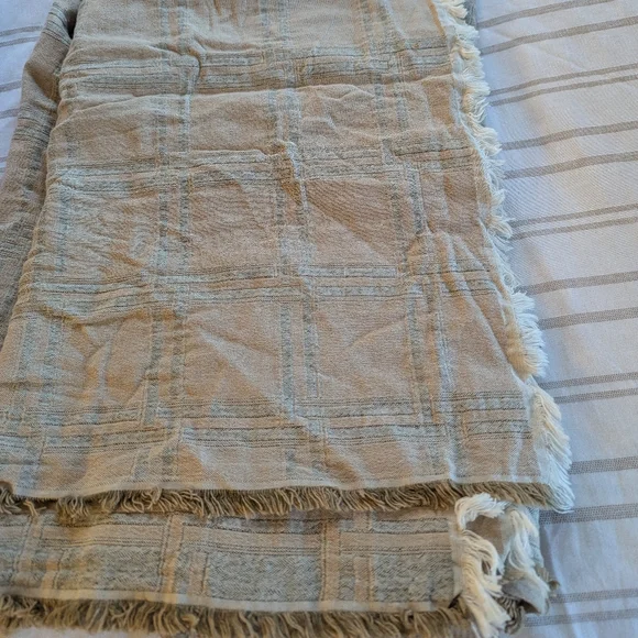 Elvang Dahlia throw blanket bottle green organic cotton linen blend - Picture 5 of 7